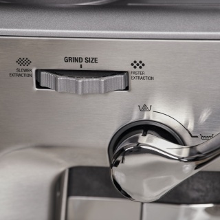 Ekspres kolbowy SAGE SES876DBL Barista Express Impress GRANATOWY