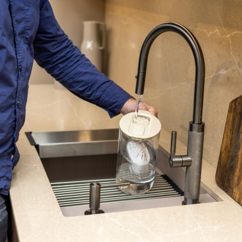 Dzbanek filtrujący szklany 2 L Wessper D4 MINI futureflow