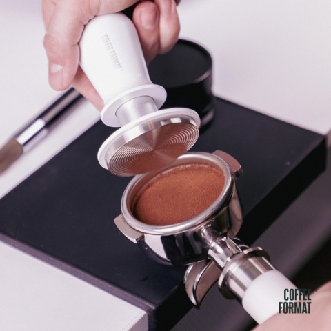 Tamper dynamometryczny CT-02 White - precyzyjne ubijanie kawy